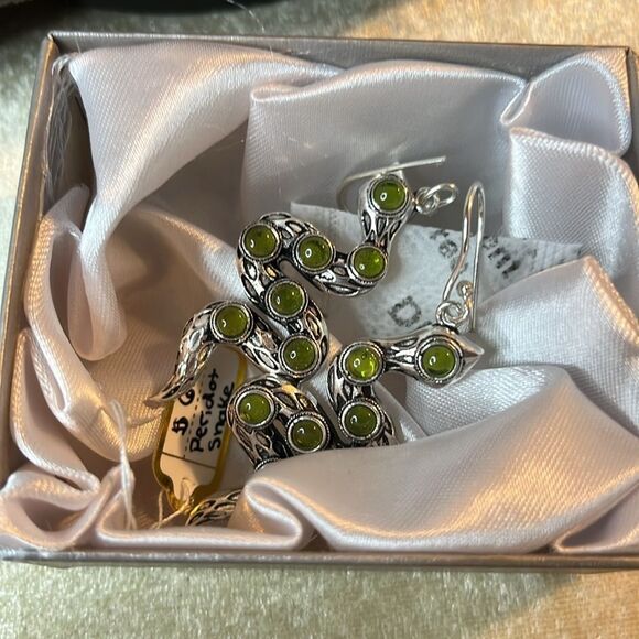 Peridot in 925 Silver Snake Earrings - Picture 4 of 5